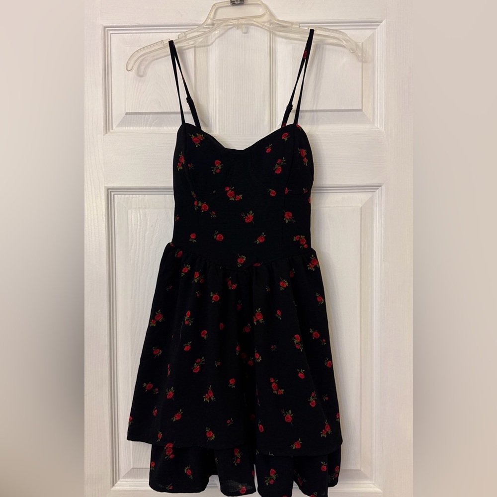 Black Mini Dress Red Flowers Spaghetti Adjustable Strap Stretch Back Ruffle Sz S
